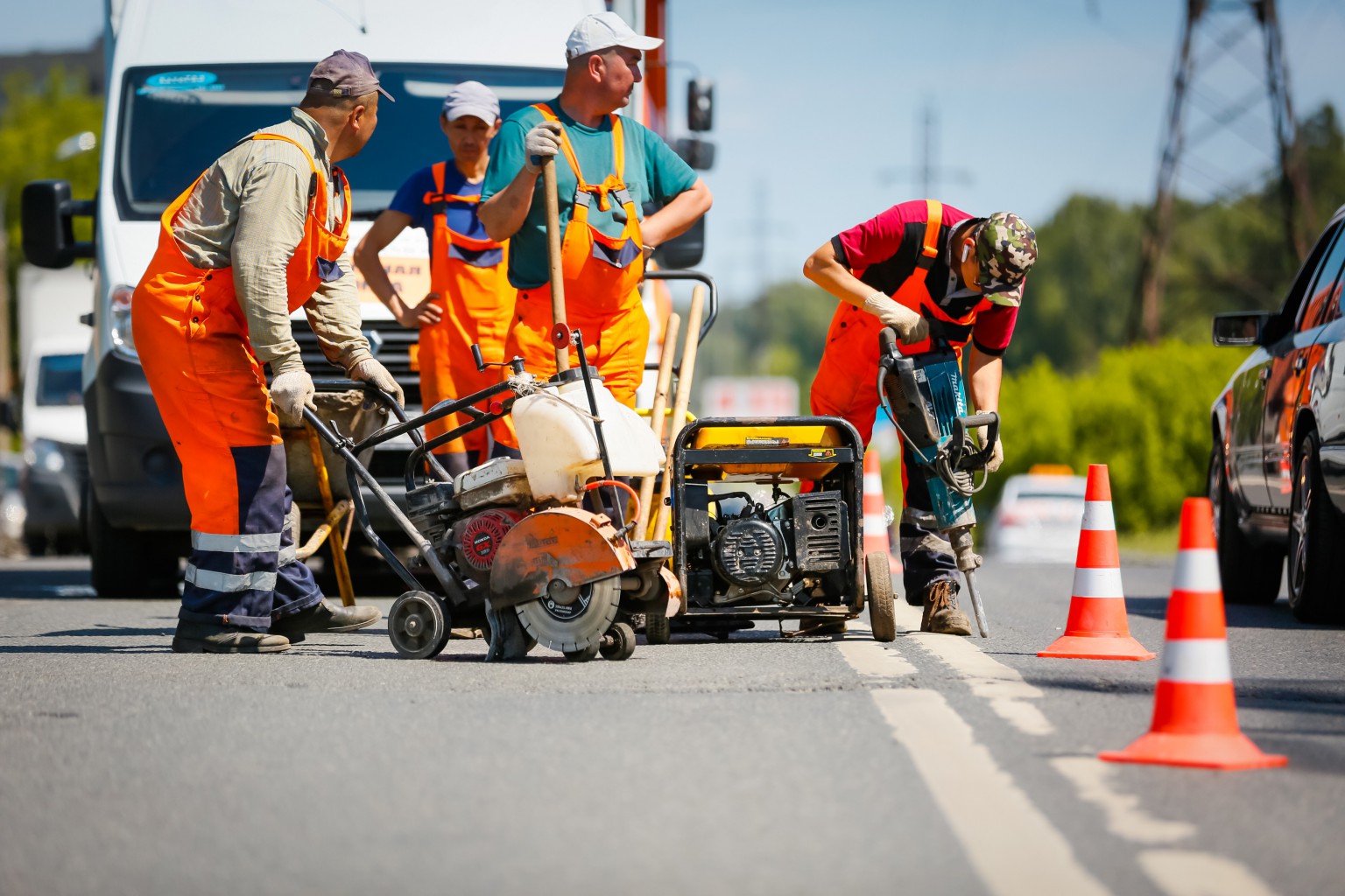 ремонт дороги люберцы. кладут асфальт. ремонт муниципальных дорог. капитпльныйремонт дороги. муниципальные дороги.